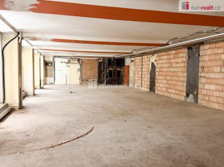 Pronájem obchodní prostory, 800 m²