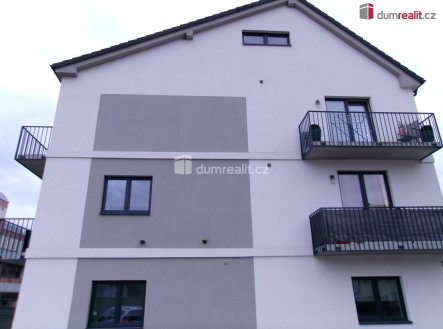 Pronájem bytu, 1+kk, 32 m²