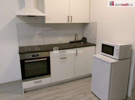 Pronájem bytu, 1+kk, 32 m²