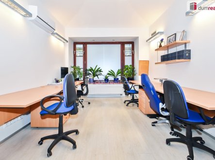 Pronájem kanceláře, 70 m²