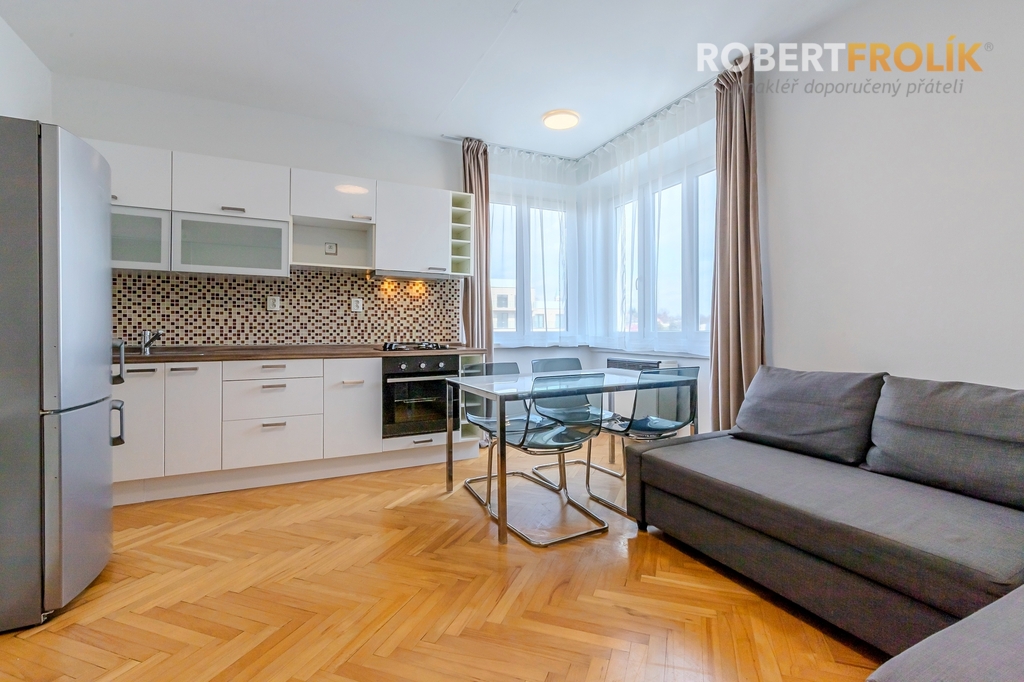 Zařízený byt 2+kk - Praha 6, Břevnov - Patočkova - obývák