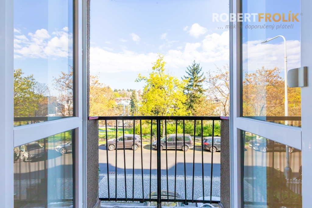 Zrekonstruovaný byt 2+kk - Praha 6, Dejvice - Velvarská - výhled