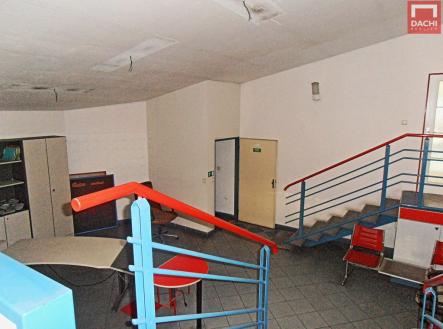 Pronájem kanceláře, 299 m²