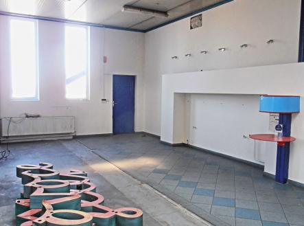 Pronájem skladovací prostor, 299 m²