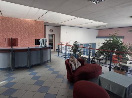 Pronájem kanceláře, 299 m²