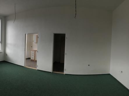Pronájem kanceláře, 318 m²