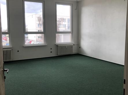 Pronájem kanceláře, 318 m²