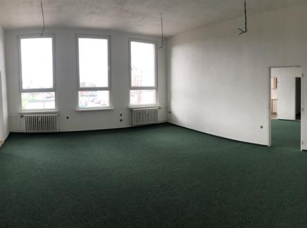Pronájem kanceláře, 318 m²
