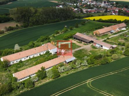 Pronájem - zemědělský objekt, 1 274 m²