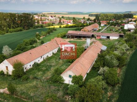 Pronájem - zemědělský objekt, 1 274 m²