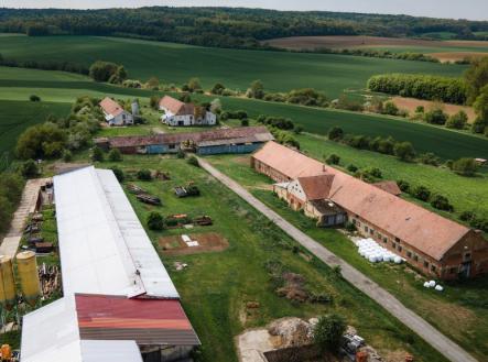 Pronájem zemědělského objektu, 1 274 m²