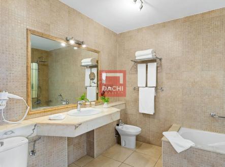 bathroom-1-3.jpg