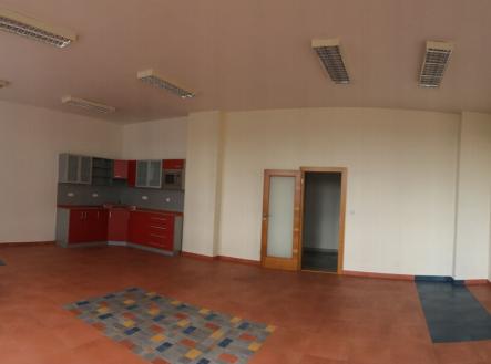 Pronájem kanceláře, 200 m²