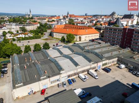 Pronájem skladu, 1 860 m²