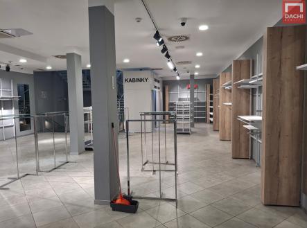 Pronájem obchodní prostor, 645 m²