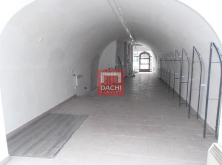 Pronájem - obchodní prostor, 130 m²