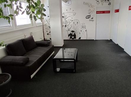 Pronájem kanceláře, 307 m²