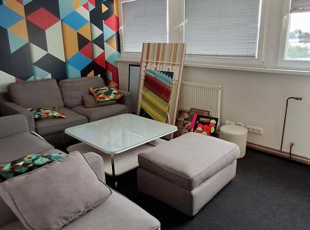 Pronájem kanceláře, 307 m²