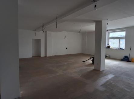 Pronájem obchodní prostory, 85 m²