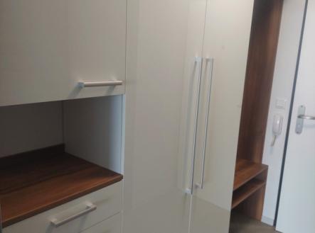 Pronájem bytu, 1+kk, 8 221 m²