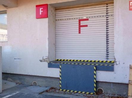 Pronájem skladovací prostor, 272 m²