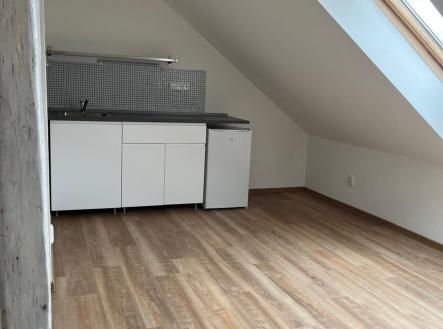 Pronájem bytu, 1+kk, 19 m²