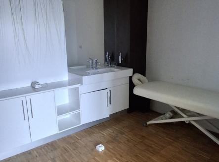 Pronájem jiné komerční nemovitosti, 200 m²