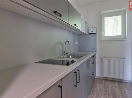 Pronájem kanceláře, 67 m²