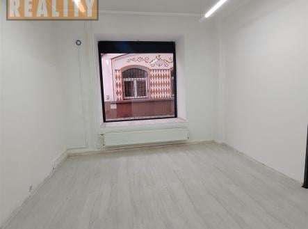 Pronájem - obchodní prostor, 45 m²