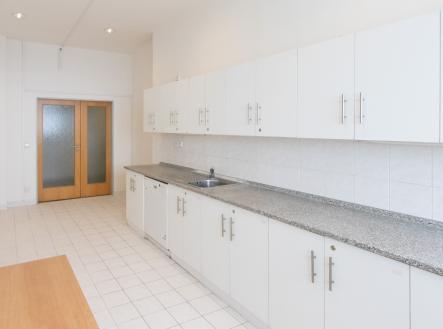 Pronájem kanceláře, 320 m²
