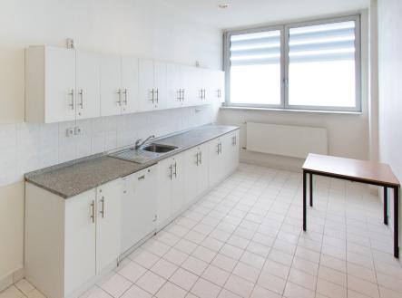 Pronájem kanceláře, 320 m²
