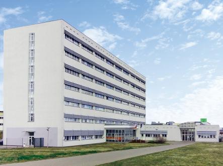 Pronájem - kanceláře, 328 m²