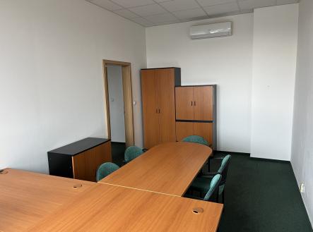 Pronájem kanceláře, 86 m²