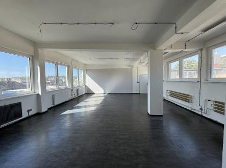 Pronájem kanceláře, 75 m²