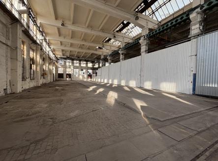 Pronájem komerčního objektu, sklad, 3 873 m²