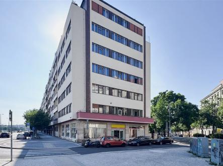 Pronájem - obchodní prostor, 378 m²