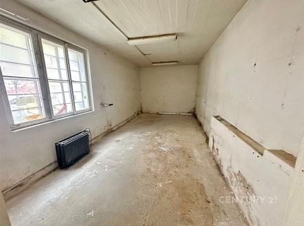 Pronájem skladovací prostor, 167 m²