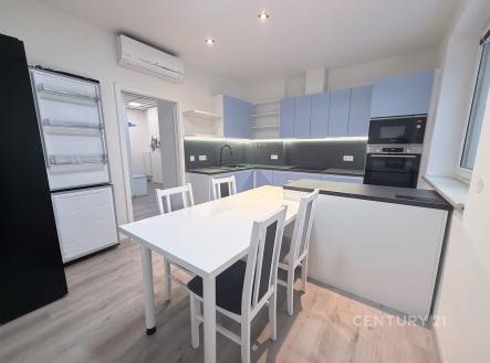 Pronájem bytu, 2+1, 68 m²