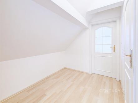 Pronájem kanceláře, 120 m²