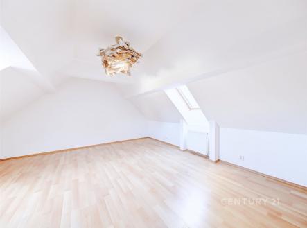 Pronájem kanceláře, 120 m²
