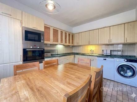 Pronájem bytu, 4+kk, 85 m²
