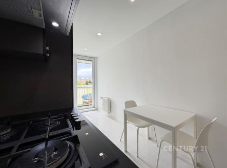 Pronájem bytu, 3+kk, 60 m²