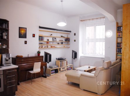 Pronájem pěkného bytu 3+kk/B , Dejvice, nedaleko metra Hradčanská