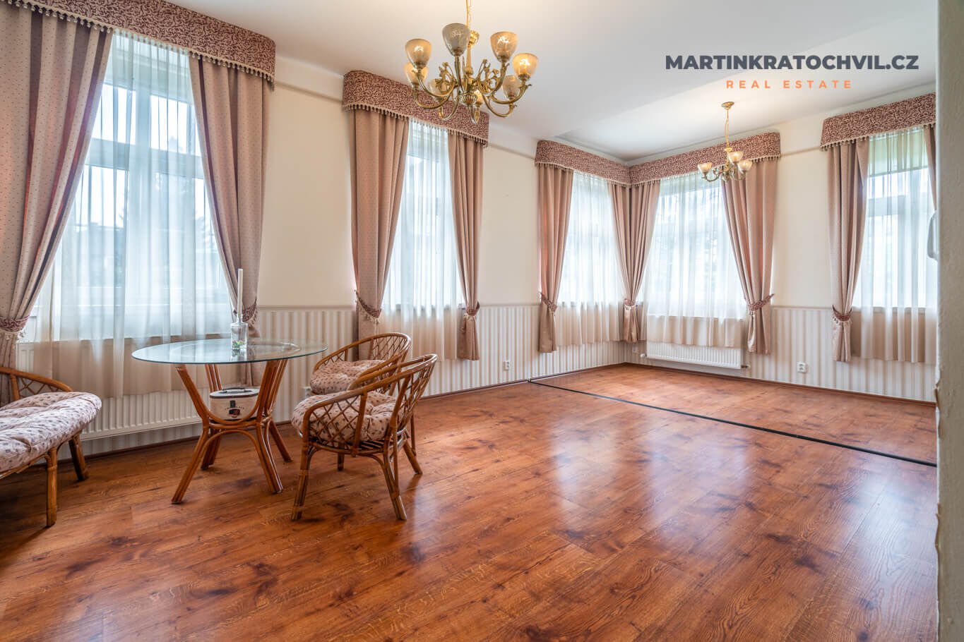 Vila - 5x apartmán - 451 m2 + wellness,  Mariánské Lázně