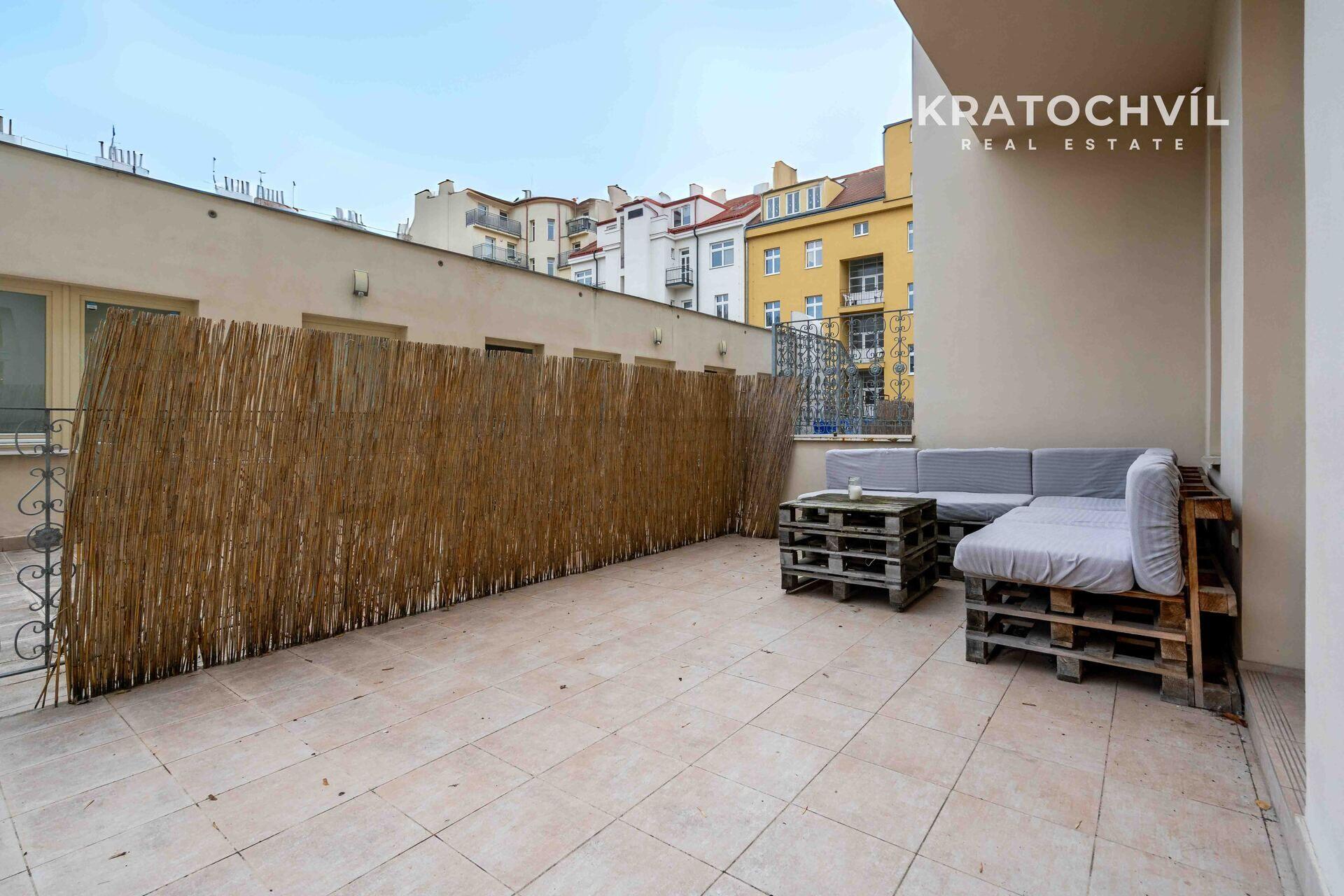 1+kk/T, 30m2, Praha 7 - Bubeneč, po rekonstrukci, terasa 22 m2