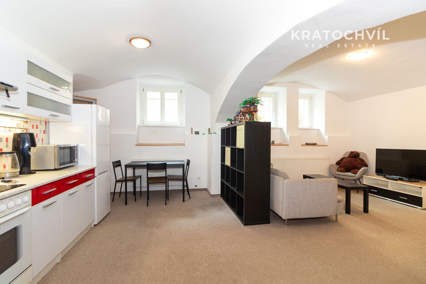 1+kk, 50 m2, Praha 8 - Karlín, snížené přízemí