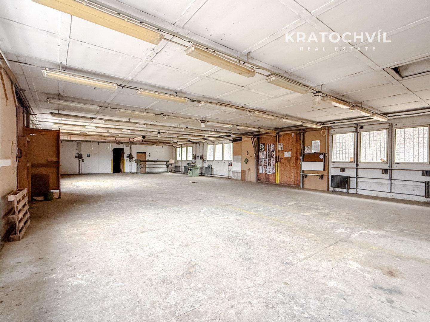 Pronájem výrobní haly / skladu 463 m² – Praha 5 Zbraslav