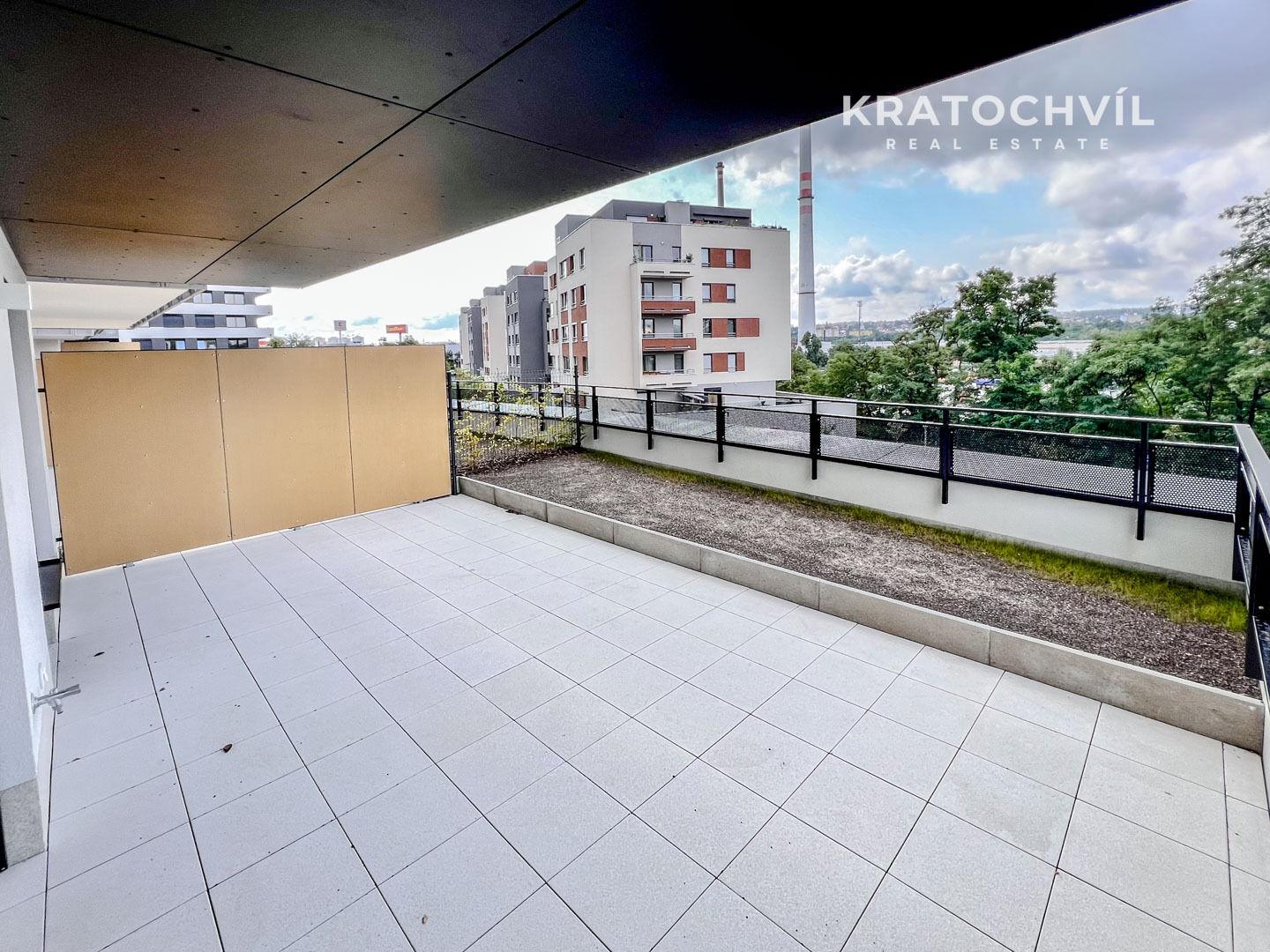 Novostavba 3+kk, 64 m2 + terasa 38 m2, Praha 4, Michle, zařízený
