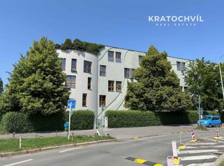 Pronájem bytu, 3+kk, 109 m²