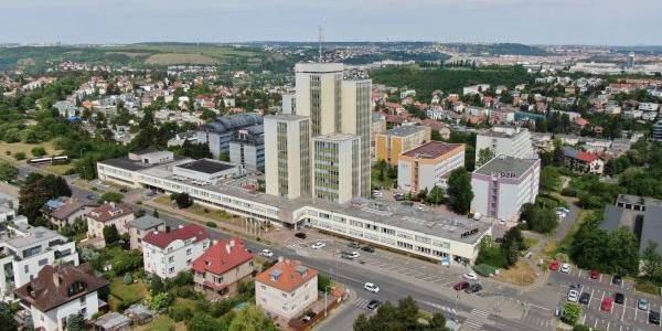 Jak připravit byt na dovolenou a vrátit se do domova, který vás nepřipraví o nově nabitou energii
